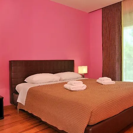 Polyastron Place Apartment *