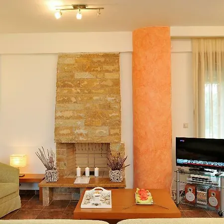 Polyastron Place Apartment *