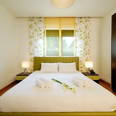 Polyastron Place Apartment *